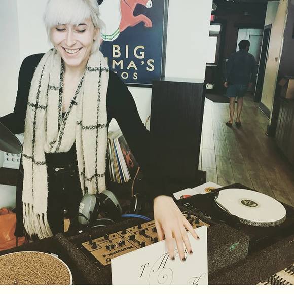 Meet your Posher, Simma - Picture 1 of 1